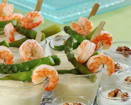 Коктейль из спаржи и креветок