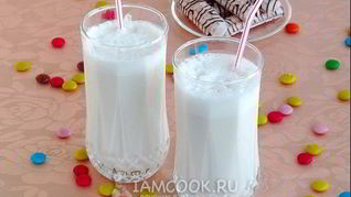 Коктейль с ликером Амаретто и мороженым