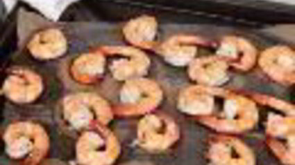 креветочный коктейль с томатным дипом