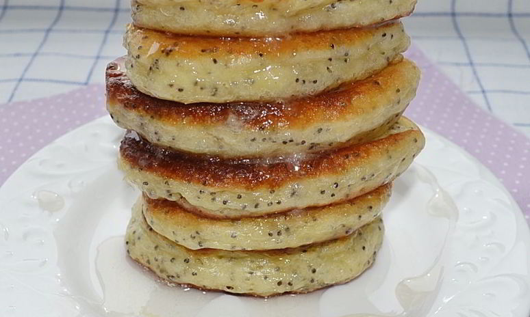 Рецепт маковых оладушек в сахарном сиропе