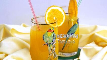освежающий апельсиново-лимонный напиток с морковью