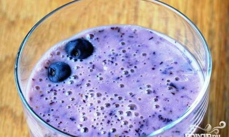 Рецепт бананова-черничного смузи
