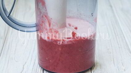 клубнично-банановый смузи