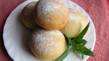 творожные булочки с мятным сиропом
