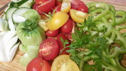 острый помидорный салат с курицей