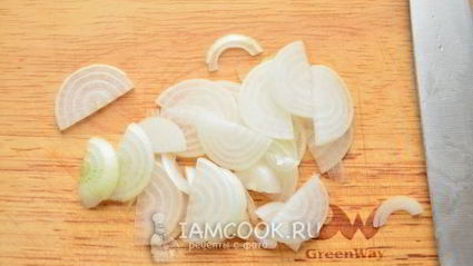 постный салат с маринованными грибами