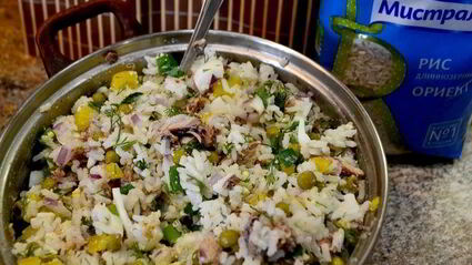 рыбник и салат