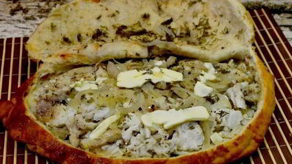 рыбник и салат