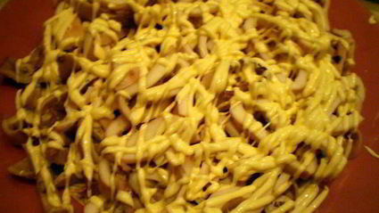 салат из кальмаров, яблок и сыра