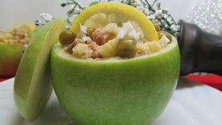 Салат из печени трески с яблоком