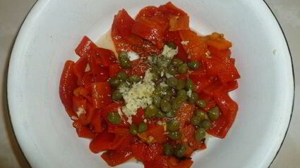 салат из помидоров и маринованных перцев