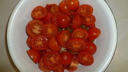 салат из помидоров и маринованных перцев