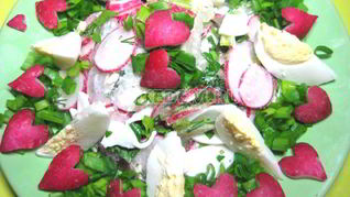 Салат из редиса с яйцом и зеленью