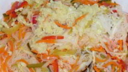 салат из рисовой лапши