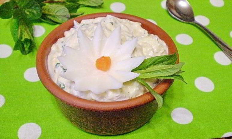 Рецепт салата из творога с зеленью