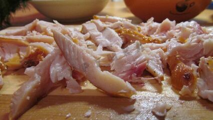 салат копченая грудка кукуруза