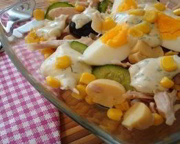 Салат Курочка Ряба с грибами и огурцом