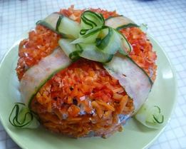 Салат Подарок с курицей и маринованными шампиньонами