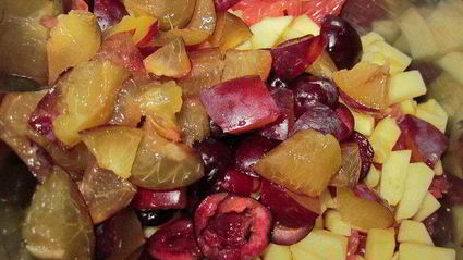 салат с фруктами и куриной грудкой