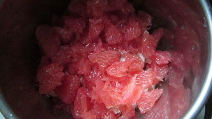 салат с фруктами и куриной грудкой