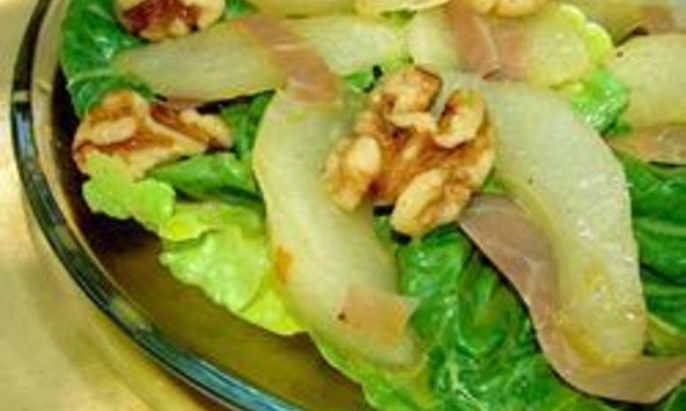 Рецепт салата с грушами и грецкими орехами