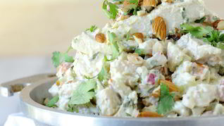 Салат с копченой курицей и сельдереем