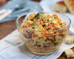 Салат с корейской морковью и фасолью