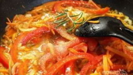 салат с креветками и овощами