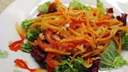 салат с креветками и овощами