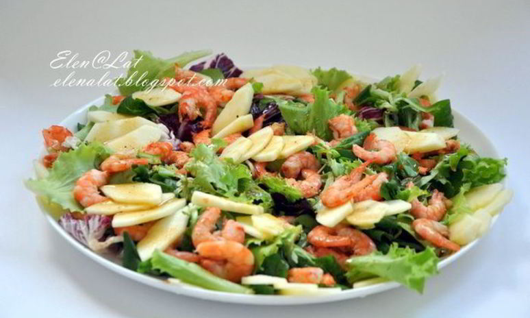 Рецепт салата с креветками и яблоками