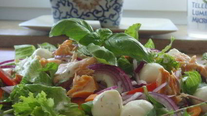 салат с лососем и моцареллой