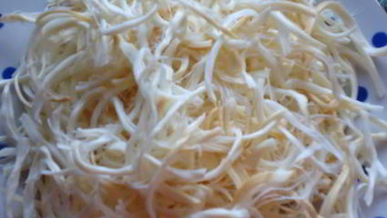 салат с сыром сулугуни и крабовыми палочками