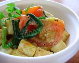 Салат соевый с помидорами