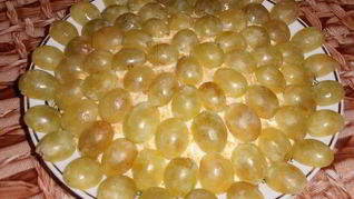 Салат Тиффани с курицей и виноградом