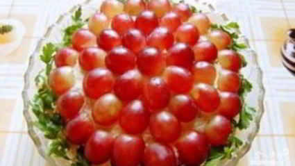 салат тиффани с виноградом