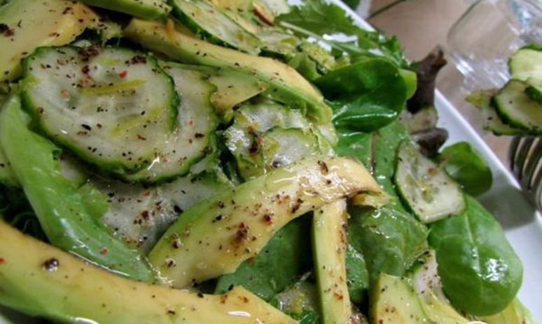 Рецепт зеленого салата с авокадо