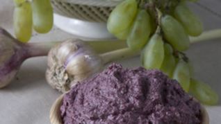 Истрим соус из кислого винограда и орехов