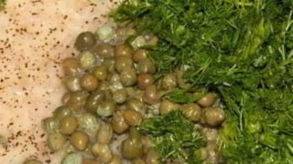 соус для рыбы из вина, масла и каперсов