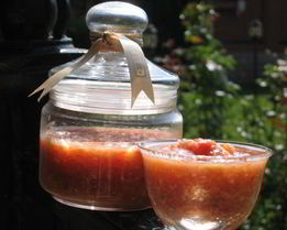 Ядреная закуска-соус из хрена и чеснока