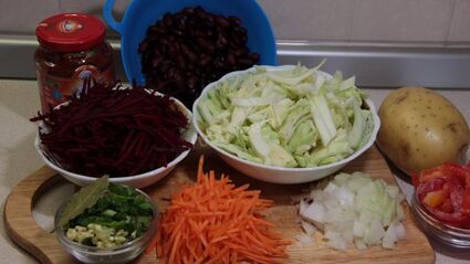 борщ с фасолью и курицей