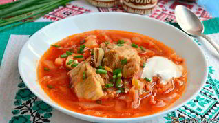 Борщ со свиными ребрышками и молодыми овощами