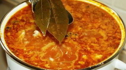 летний борщ без свеклы с помидорами