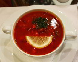 Настоящий украинский борщ с копченым салом