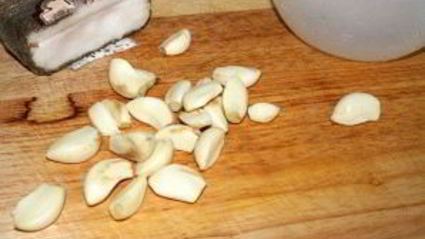 украинский борщ с салом и чесноком