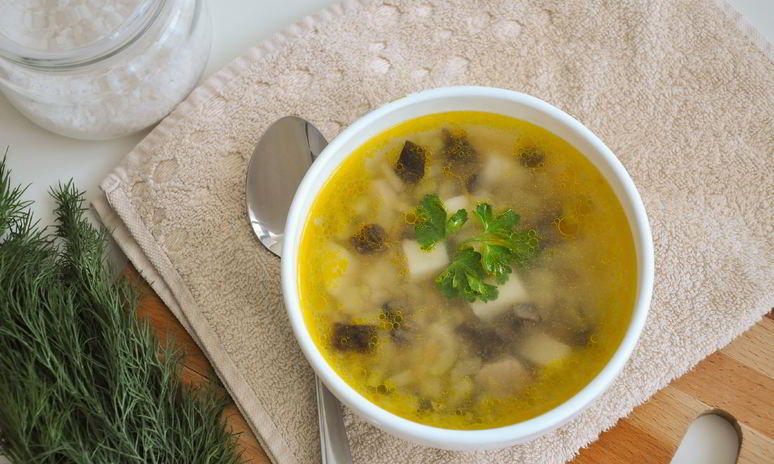 Рецепт грибного супа с перловкой и сельдереем