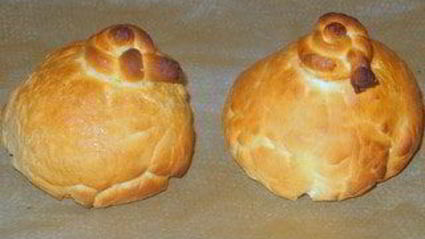 грибной суп со сливками и сыром в хлебных горшочках-мешочках