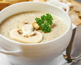 Легкий крем-суп из шампиньонов со сливками