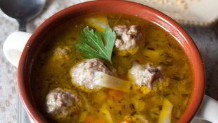 Сельдерейный суп с фрикадельками из индейки