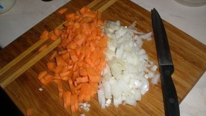 густая солянка с лесными грибами