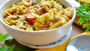 Капустная солянка с беконом и перловкой